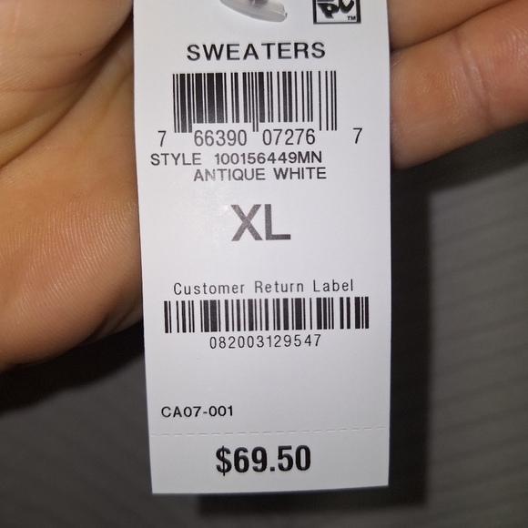 An INC International Concepts cream color turtleneck sweater in a women's XL.NWT - Picture 3 of 9